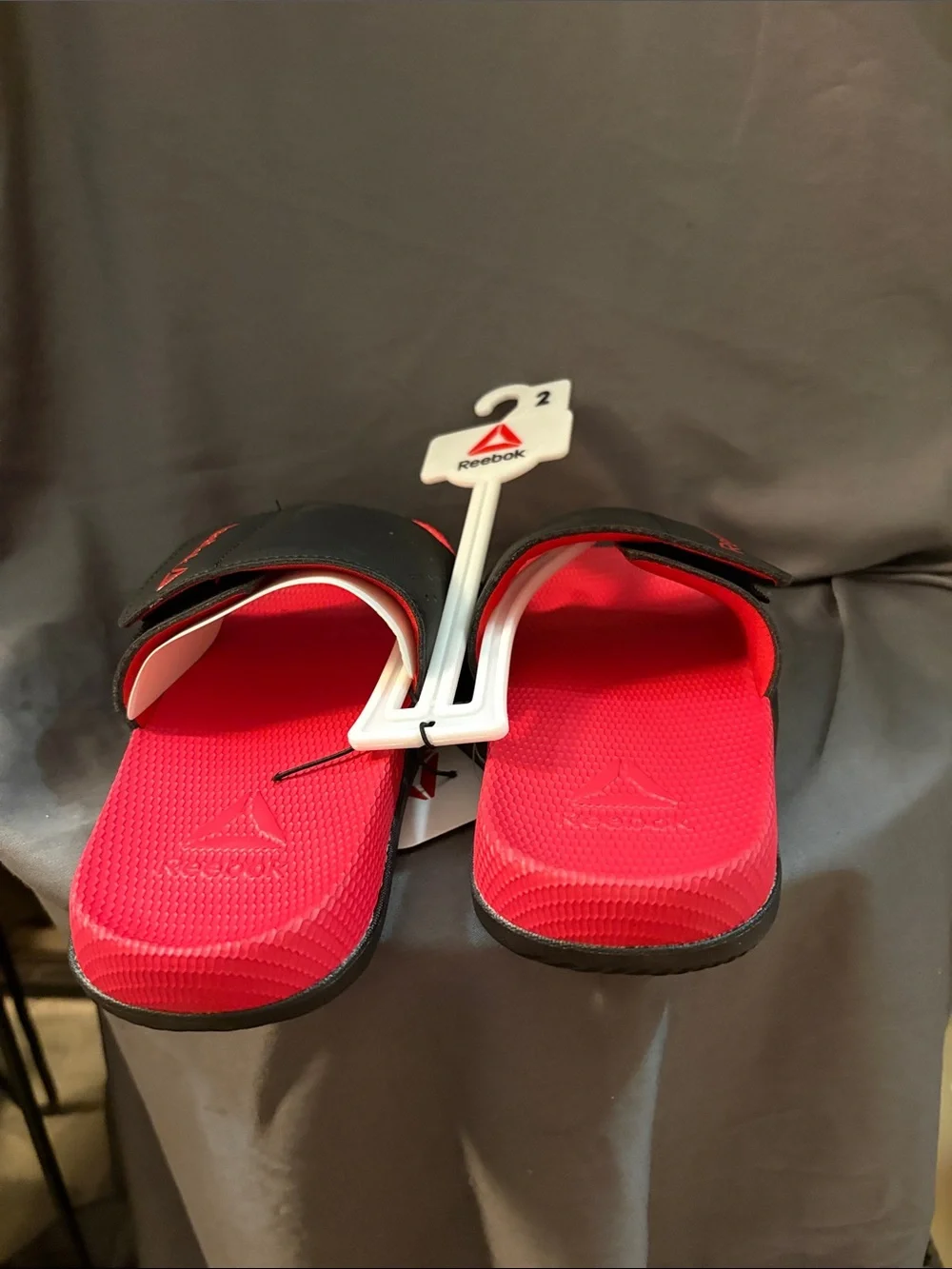 Reebok Black Strap Red Footbed Slide Sandals boys size 2 NWT sku SDR